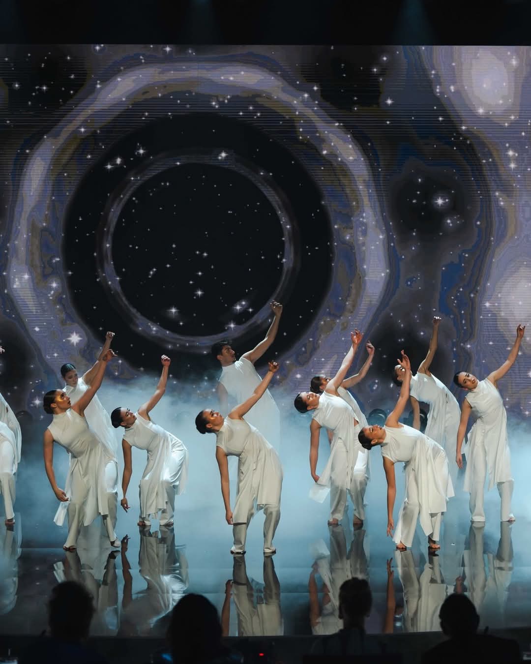 Espetáculo Be Artist — coreografia em conjunto