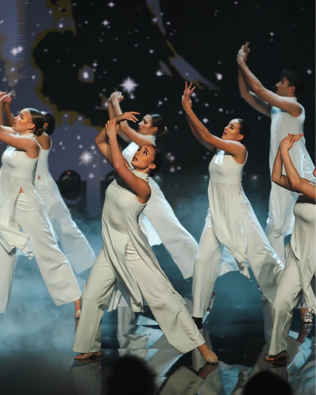 Espetáculo Be Artist — movimento contemporâneo